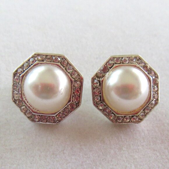 Vintage clear rhinestone & faux pearl octagonal clip on earrings marked jjG - Picture 4 of 7